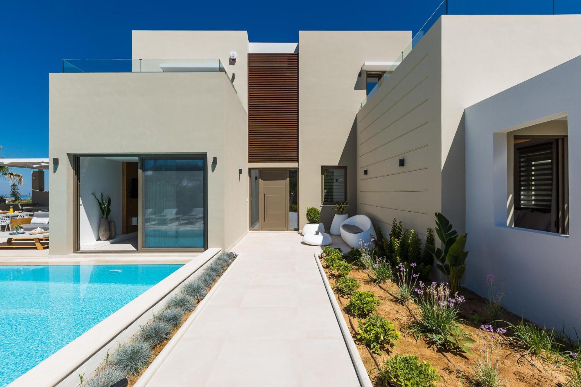 Vasilios Villa, With Pool, Gym & Close To Beach, By Thinkvilla Loutra  ภายนอก รูปภาพ