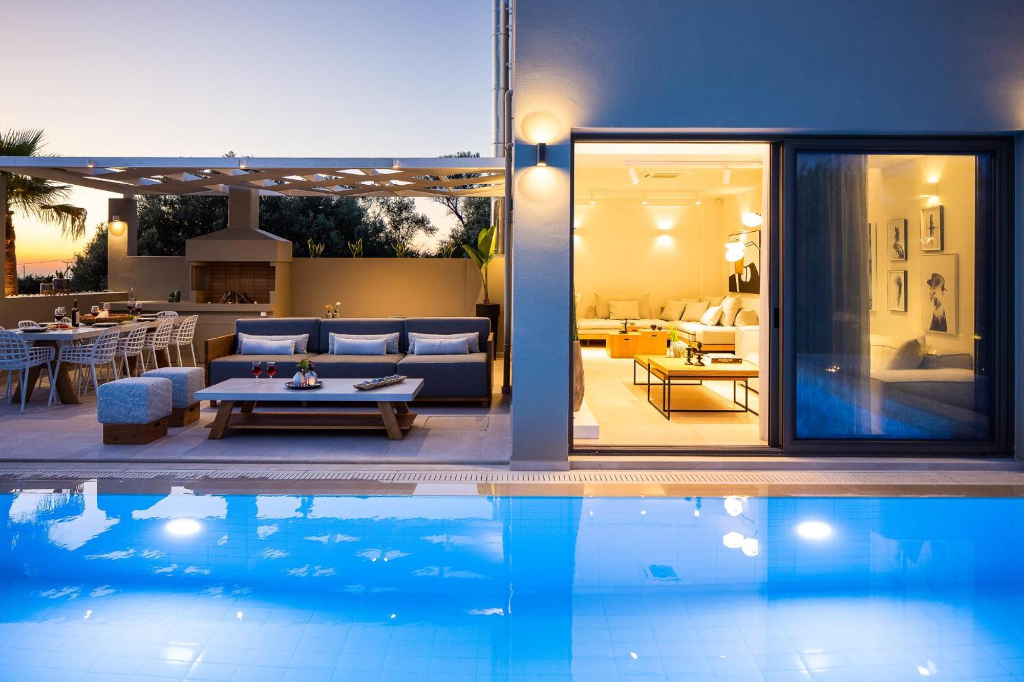 Vasilios Villa, With Pool, Gym & Close To Beach, By Thinkvilla Loutra  ภายนอก รูปภาพ