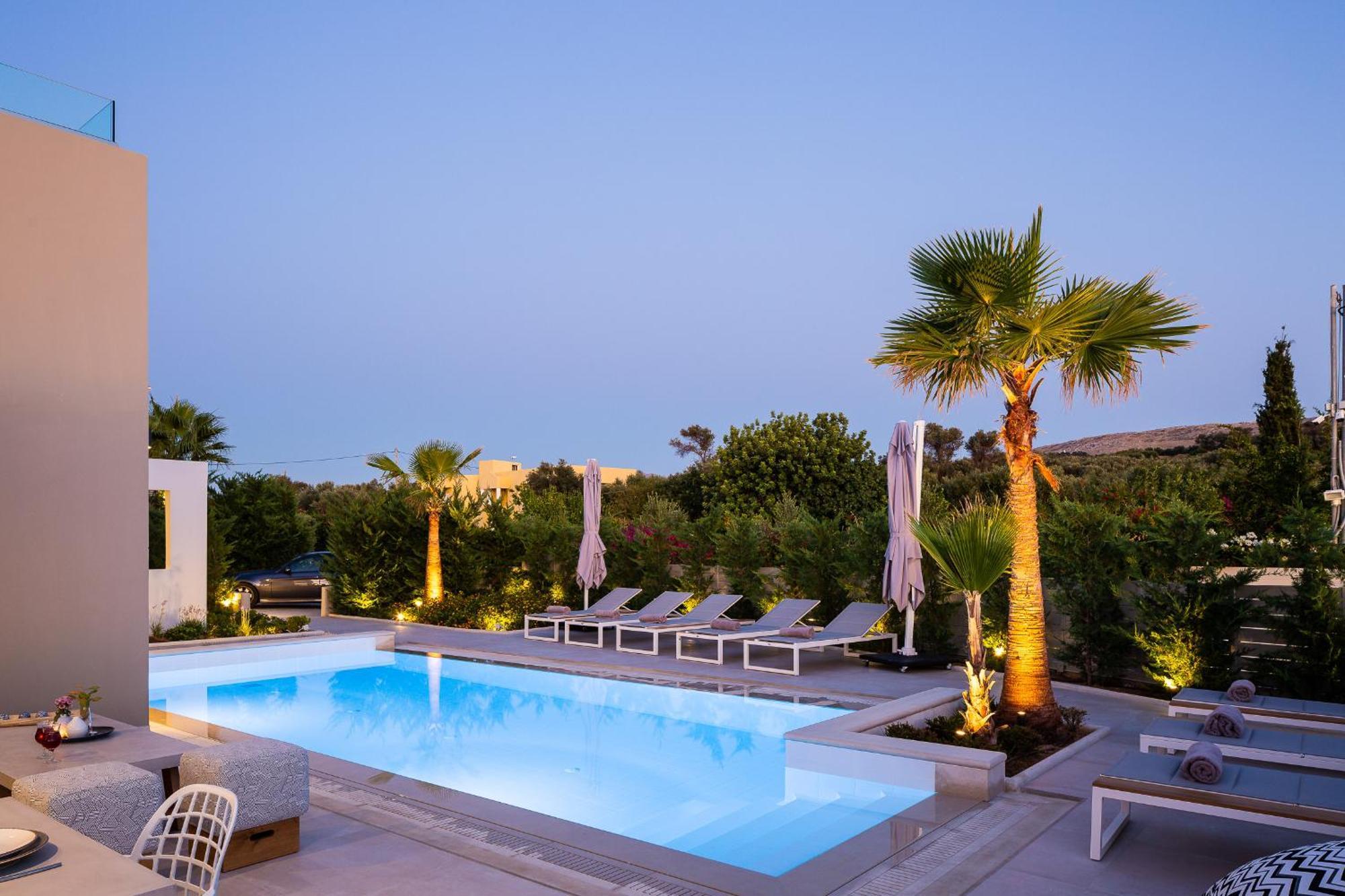Vasilios Villa, With Pool, Gym & Close To Beach, By Thinkvilla Loutra  ภายนอก รูปภาพ