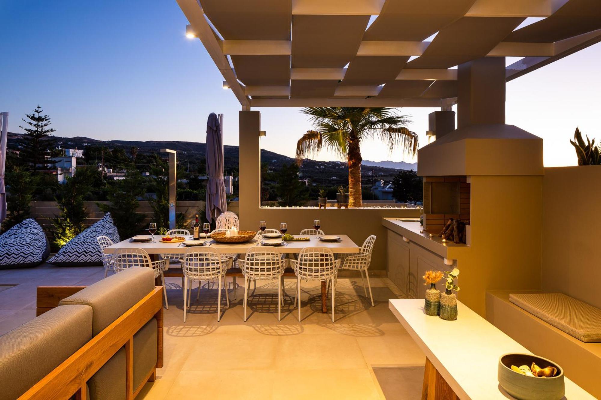 Vasilios Villa, With Pool, Gym & Close To Beach, By Thinkvilla Loutra  ภายนอก รูปภาพ