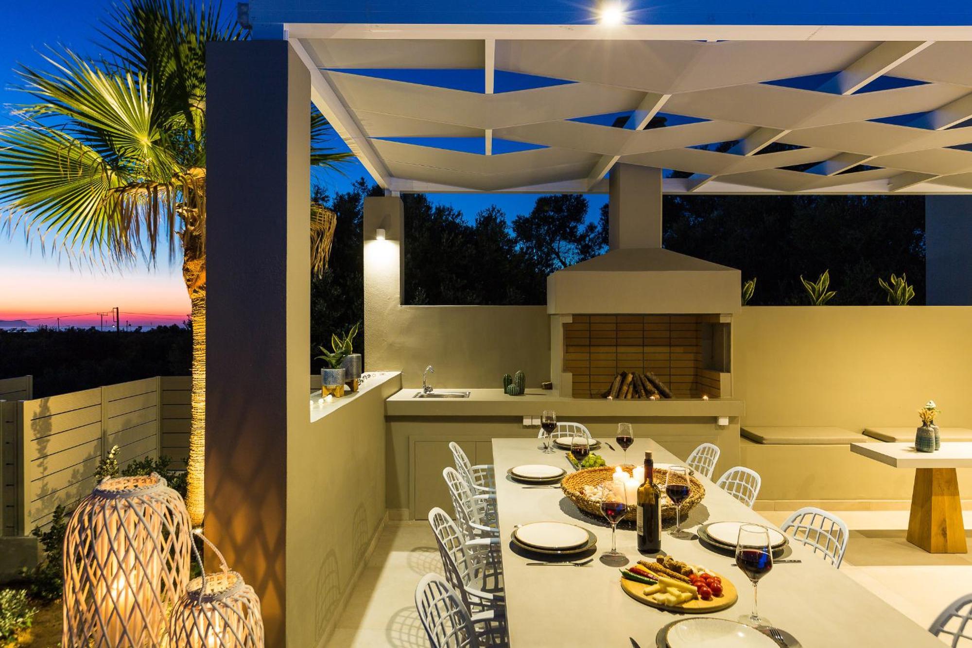 Vasilios Villa, With Pool, Gym & Close To Beach, By Thinkvilla Loutra  ภายนอก รูปภาพ